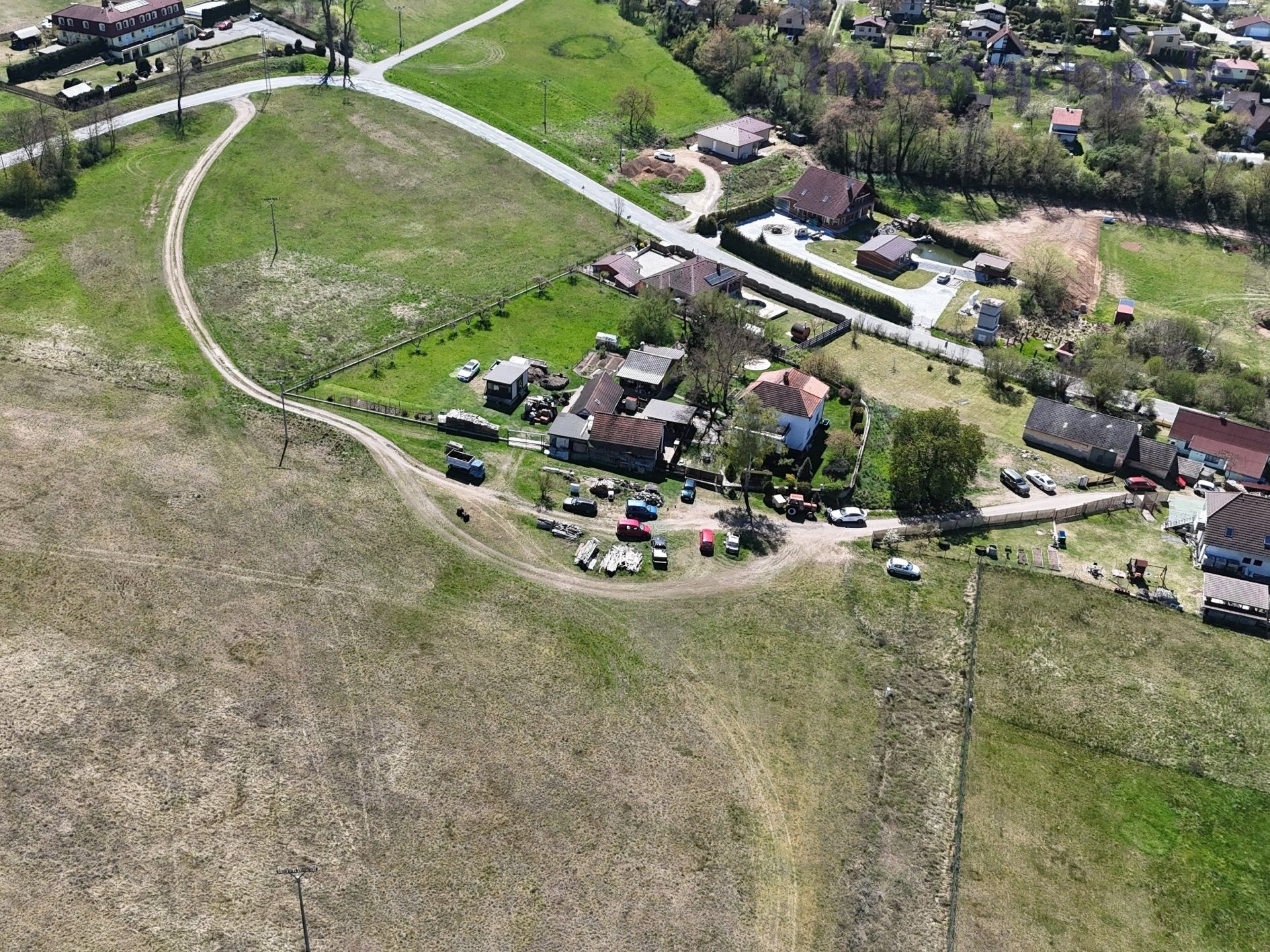 Prodej pozemku 2110 m² - foto 3