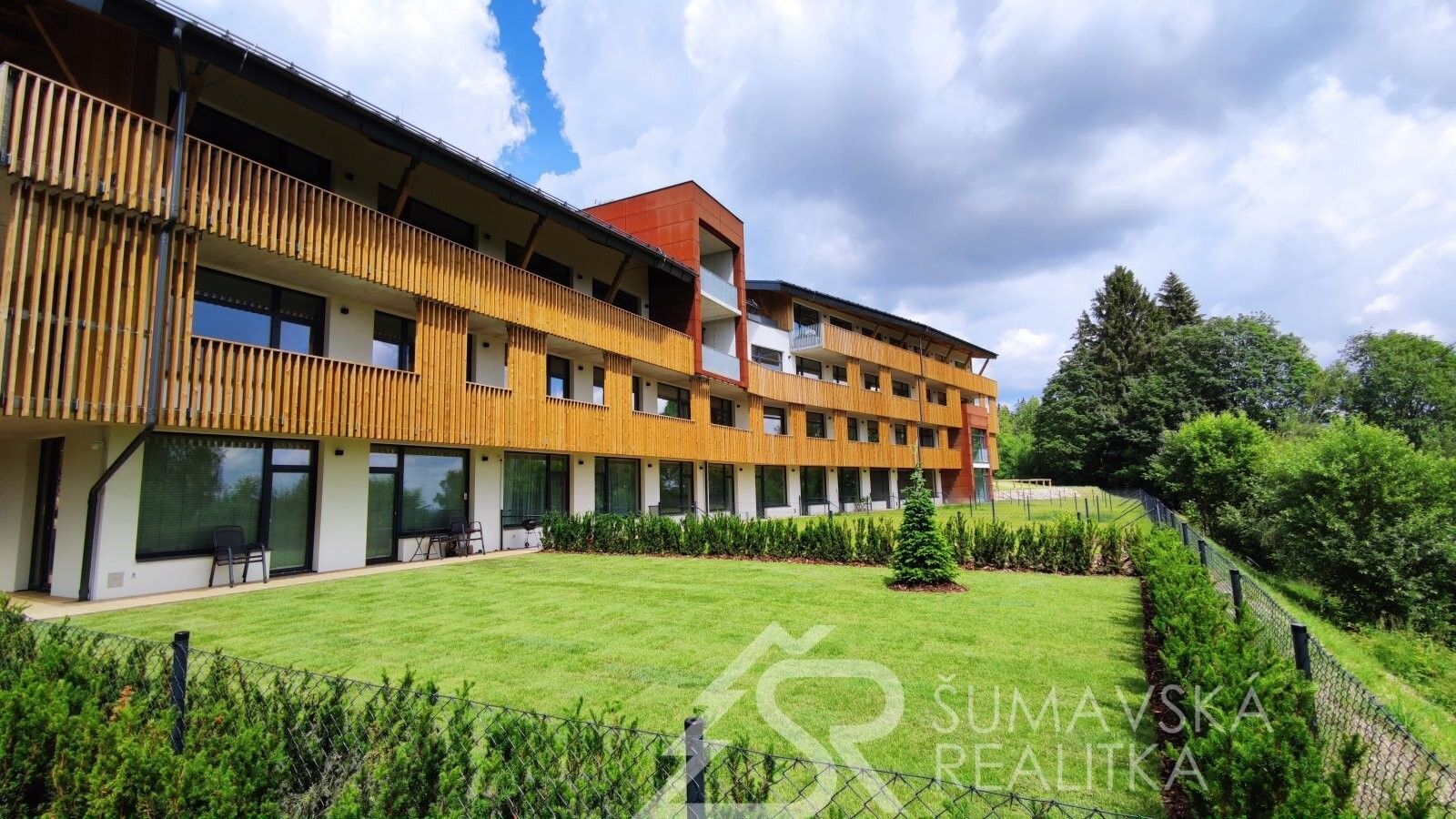 Prodej bytu 1+kk 27 m² - foto 1