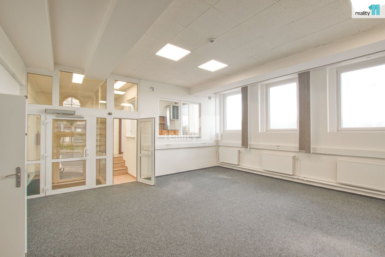 Pronájem komerčního prostoru 68 m² - foto 1