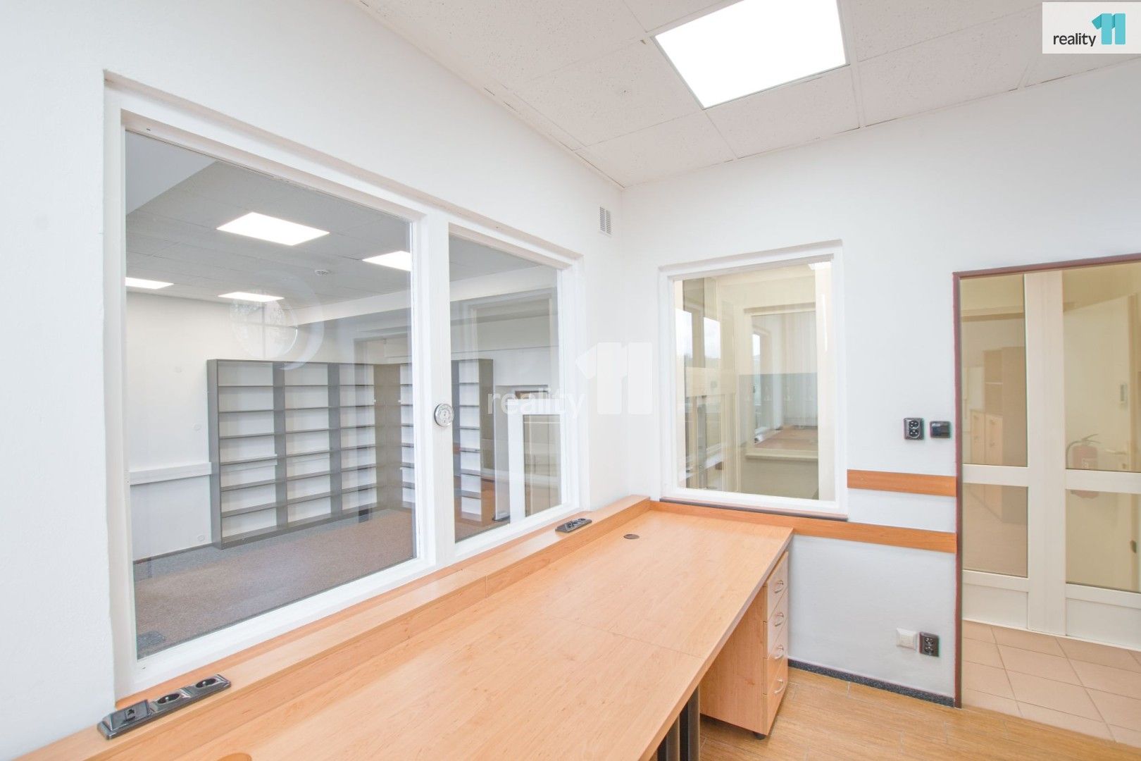 Pronájem komerčního prostoru 68 m² - foto 9