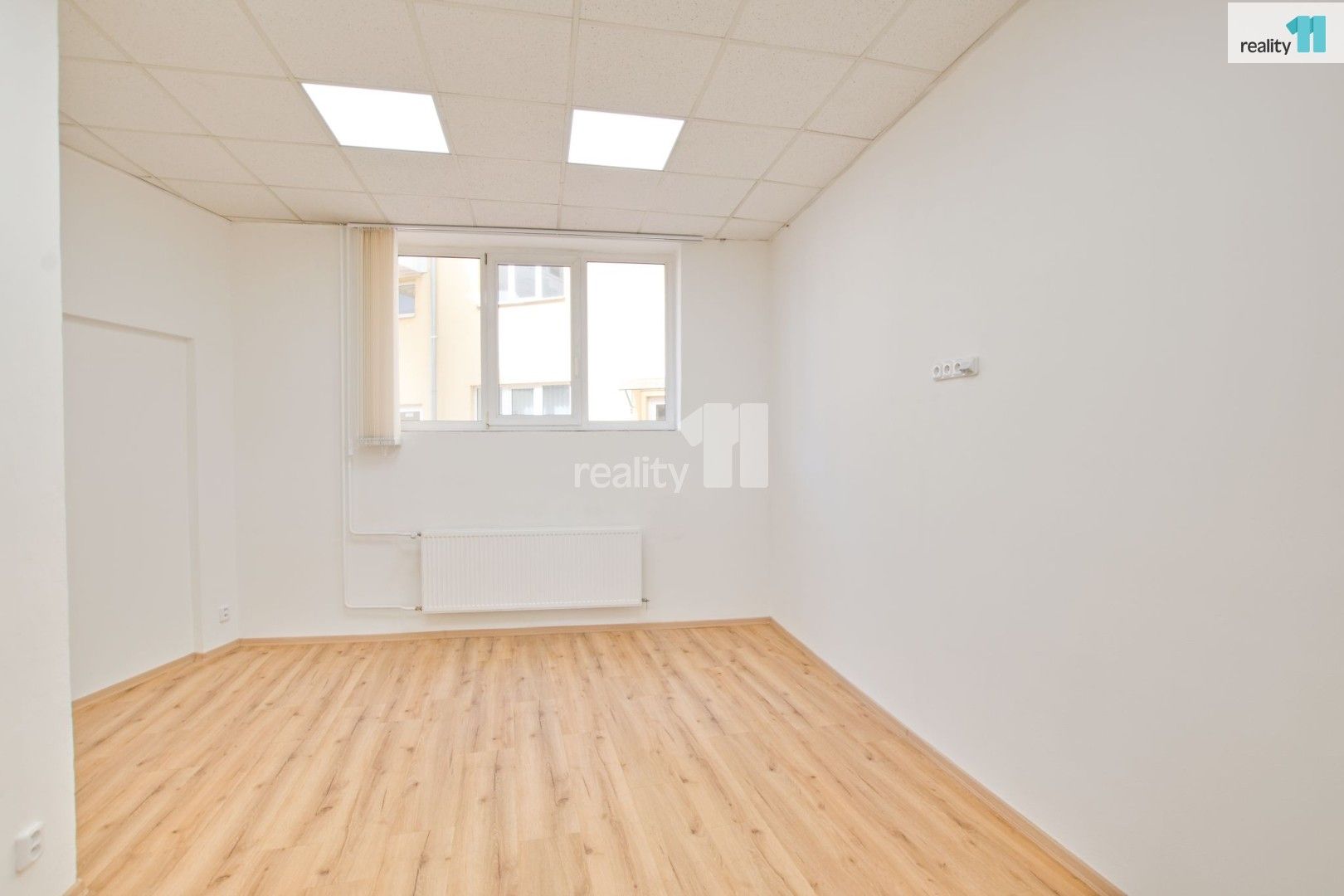 Pronájem komerčního prostoru 68 m² - foto 13