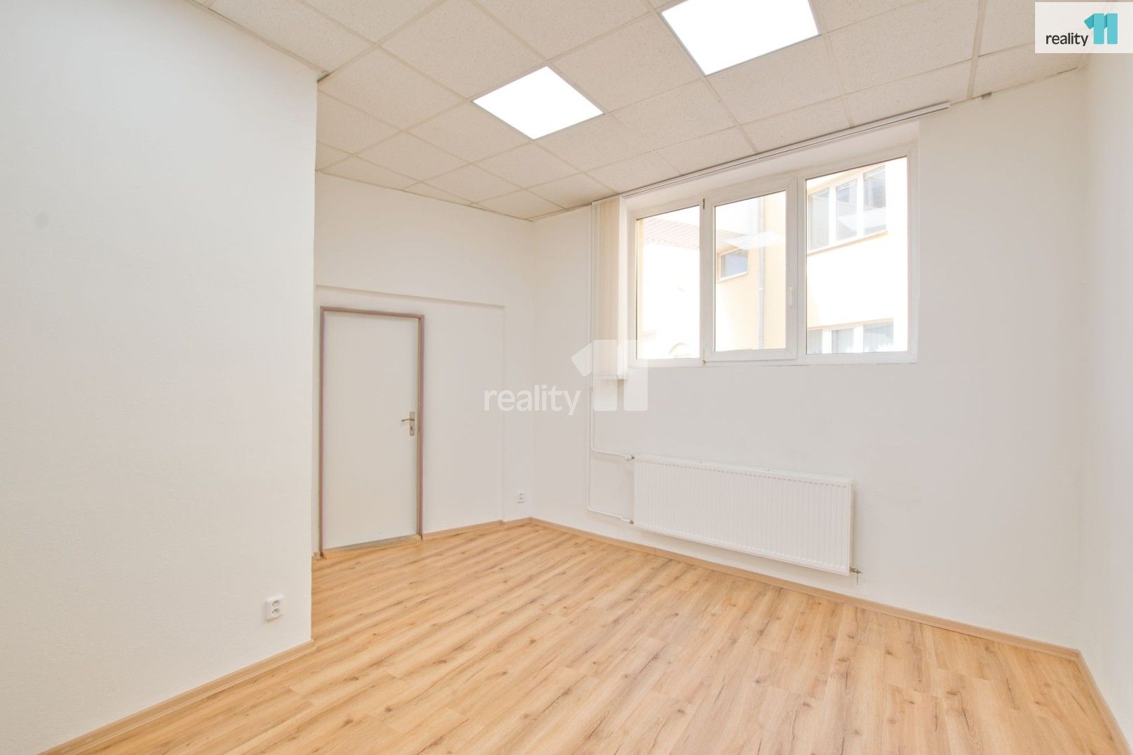 Pronájem komerčního prostoru 68 m² - foto 14