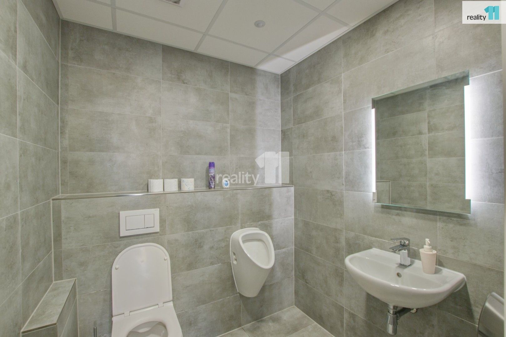 Pronájem komerčního prostoru 68 m² - foto 20