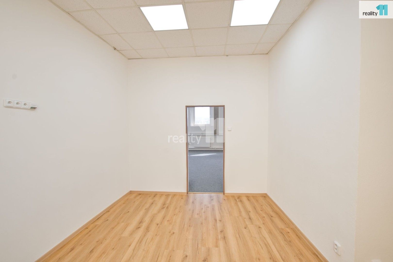 Pronájem komerčního prostoru 68 m² - foto 17