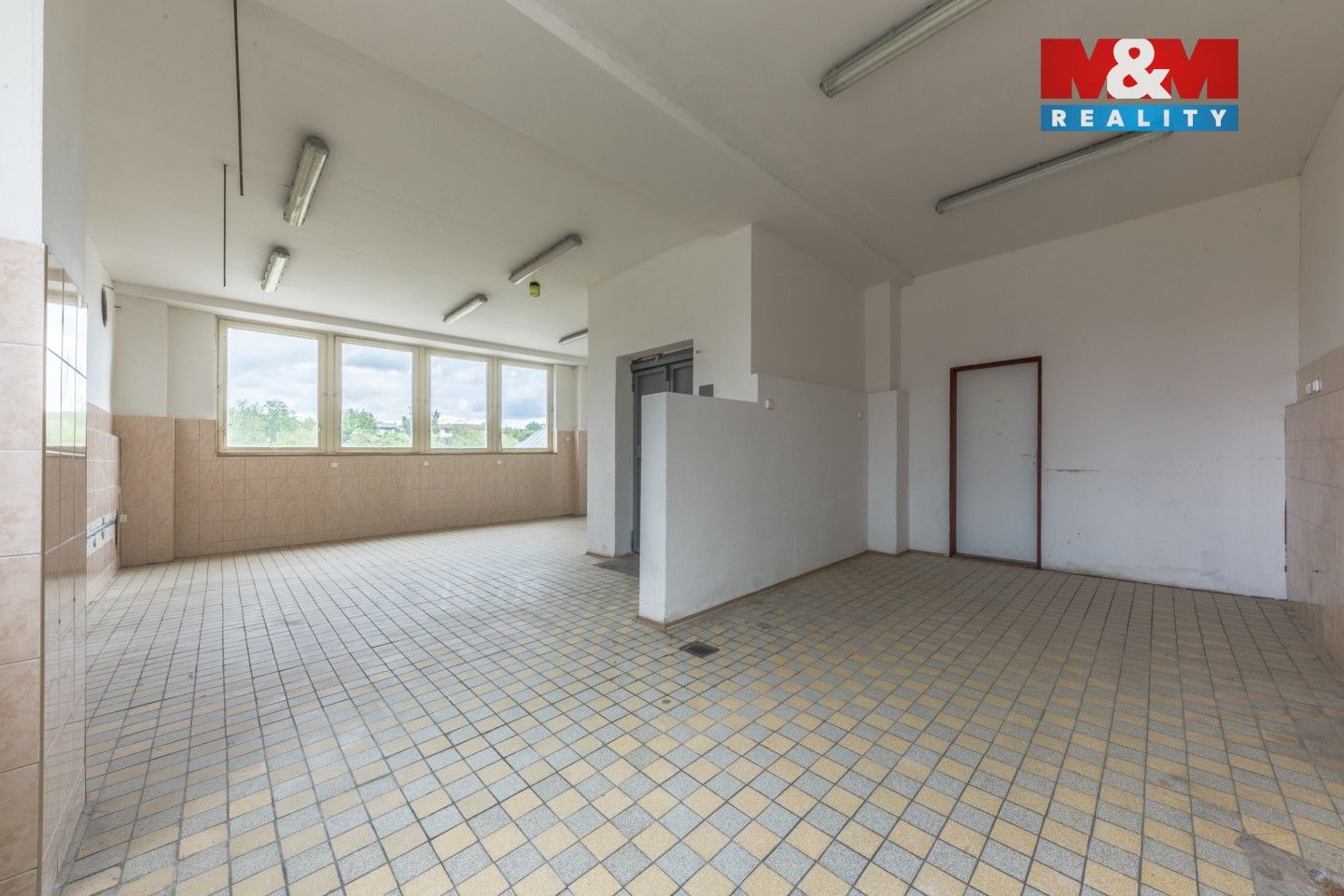 Pronájem komerčního prostoru 265 m² - foto 3