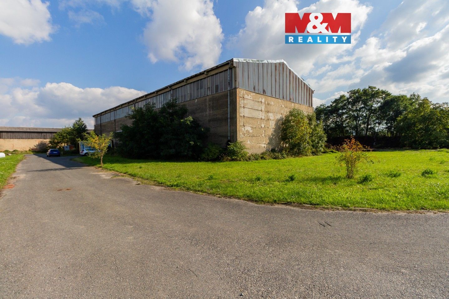 Pronájem komerčního prostoru 1220 m² - foto 1