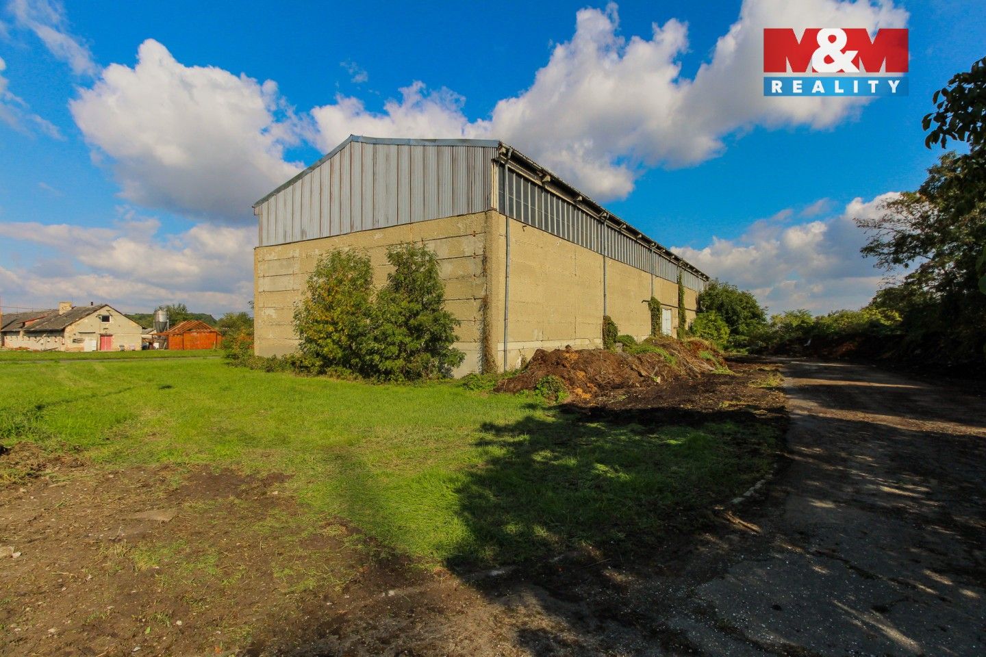 Pronájem komerčního prostoru 1220 m² - foto 3
