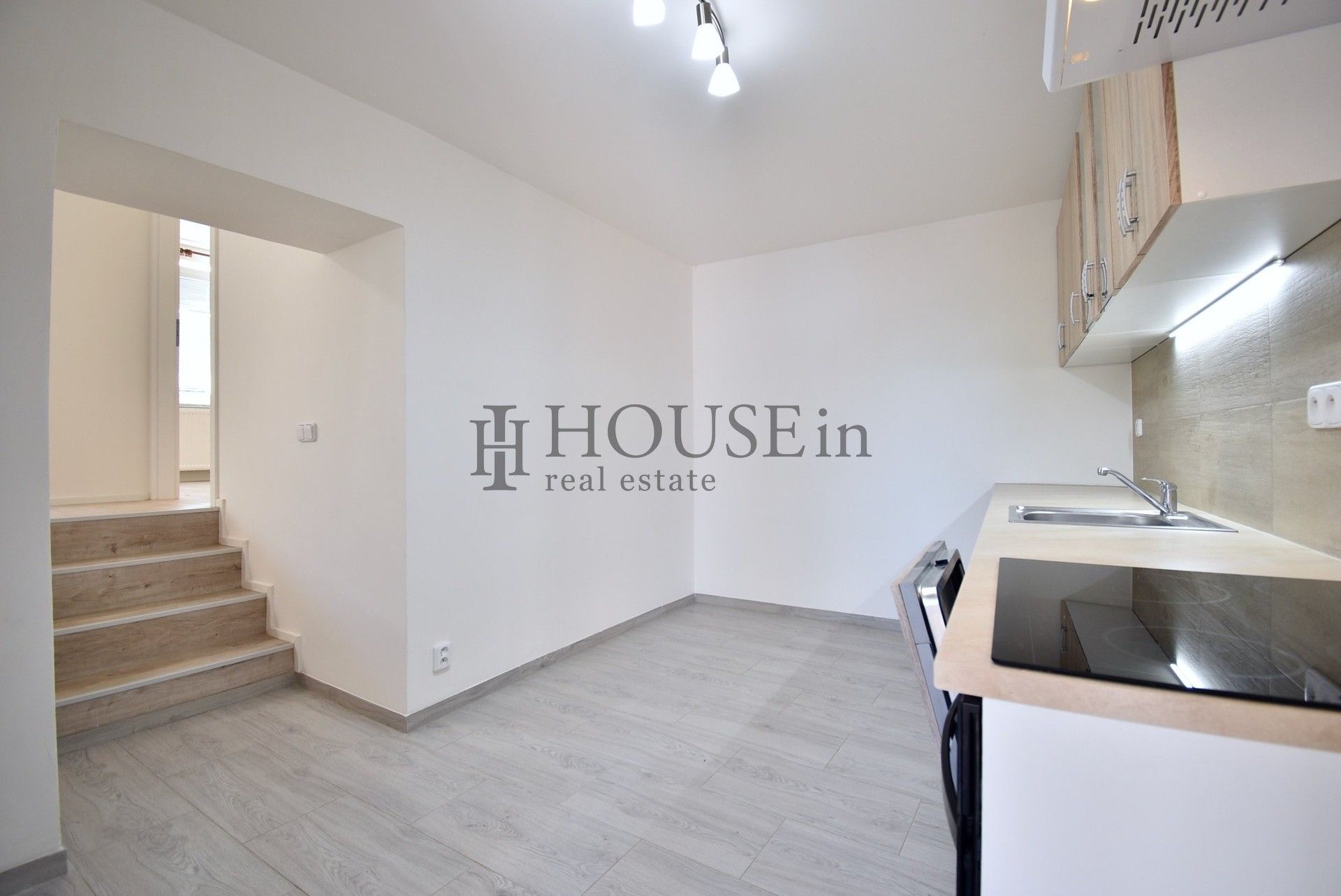 Pronájem bytu 3+1 75 m² - foto 8