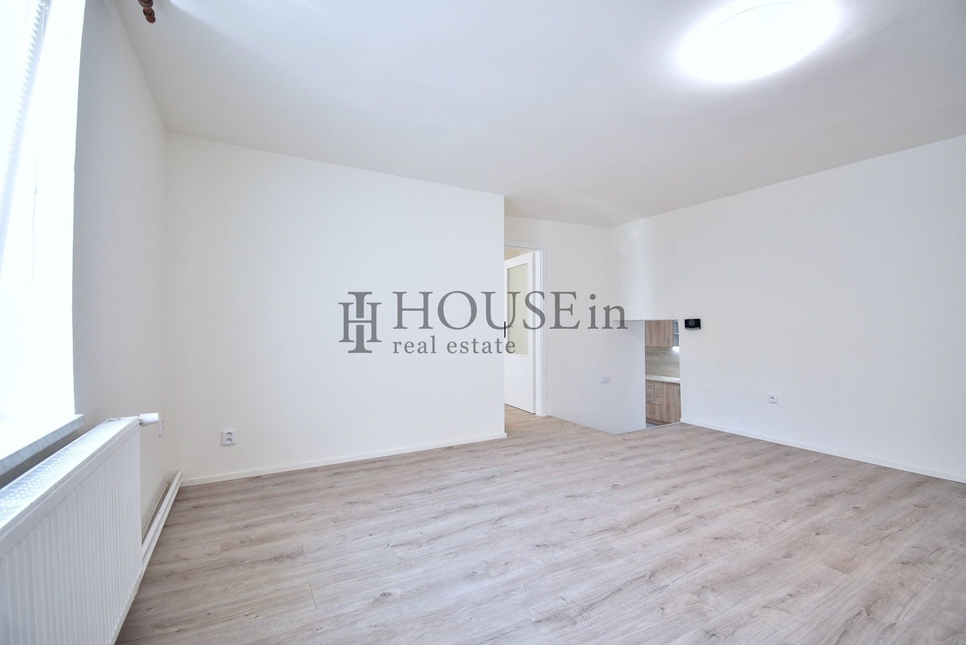 Pronájem bytu 3+1 75 m² - foto 12