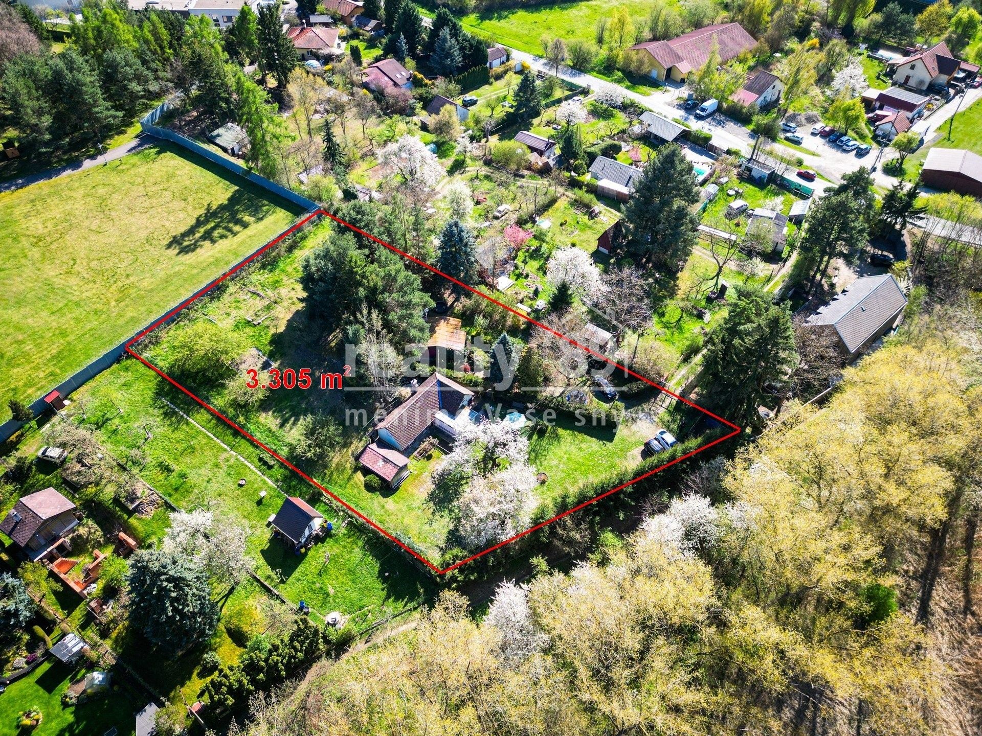 Prodej pozemku 3305 m² - foto 1
