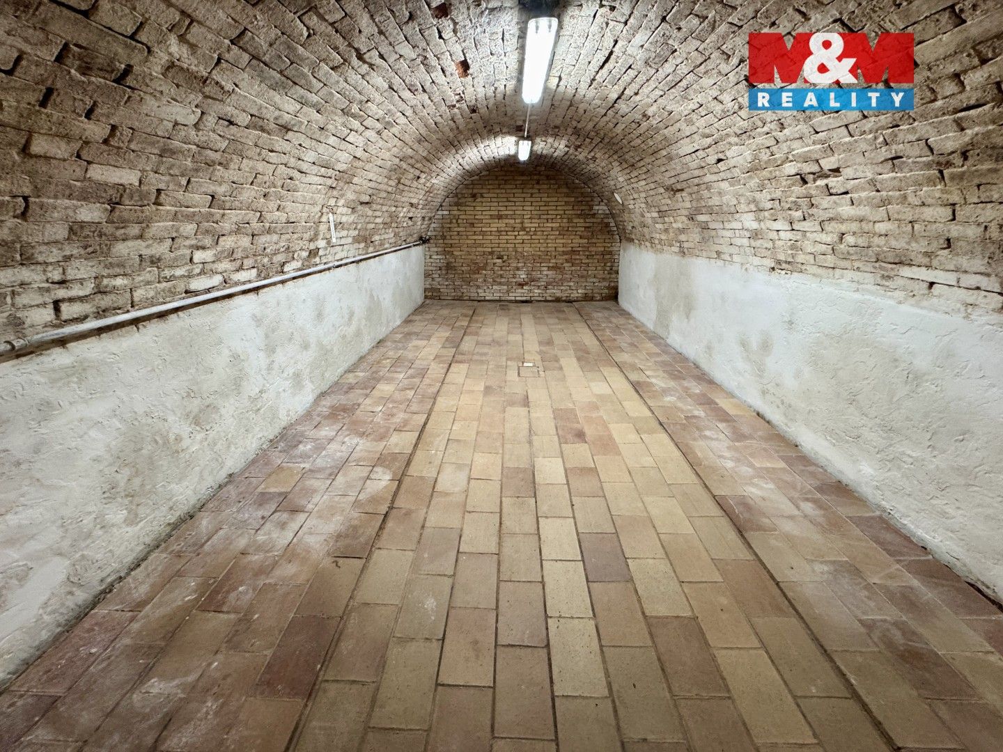 Prodej nemovitosti 200 m² - foto 3
