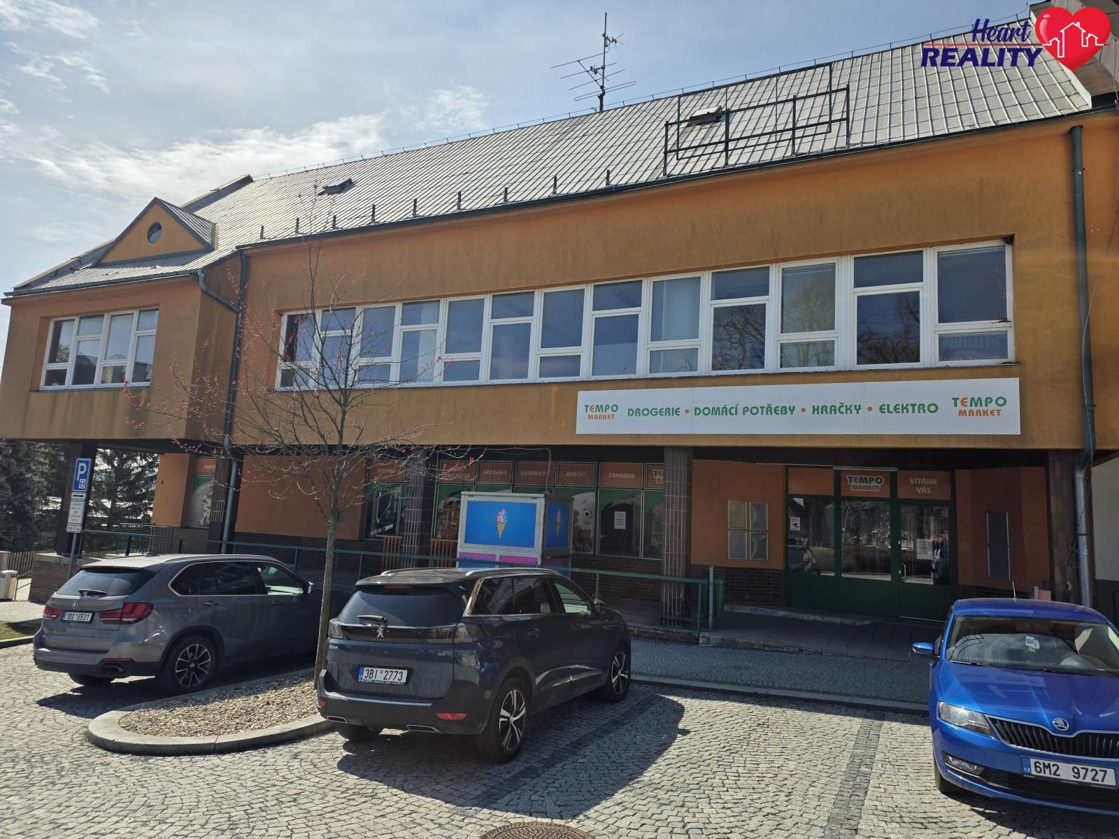 Pronájem komerčního prostoru 360 m² - foto 1