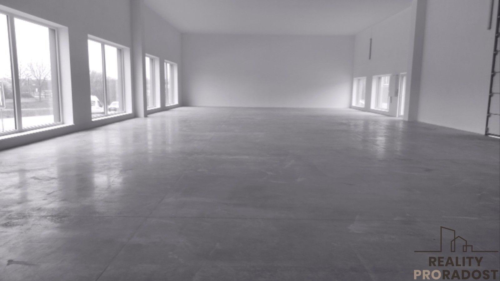 Pronájem komerčního prostoru 400 m² - foto 3
