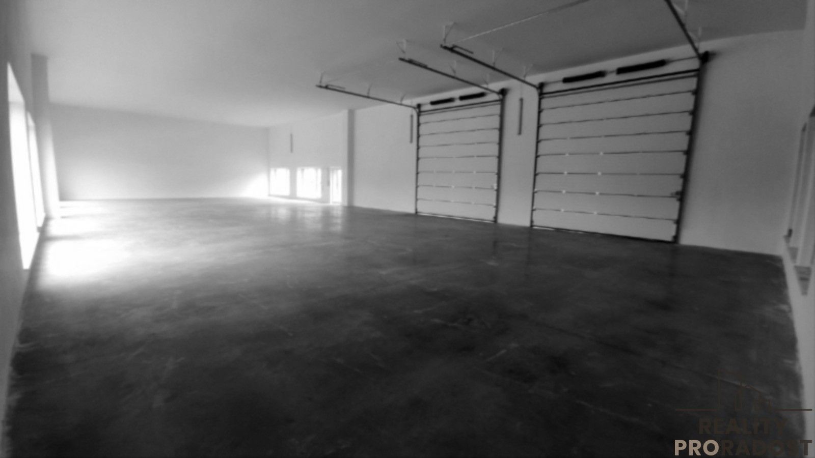 Pronájem komerčního prostoru 400 m² - foto 4