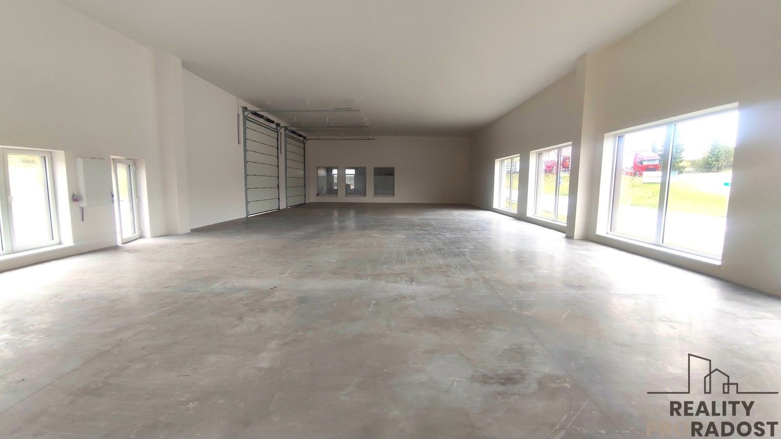 Pronájem komerčního prostoru 400 m² - foto 6