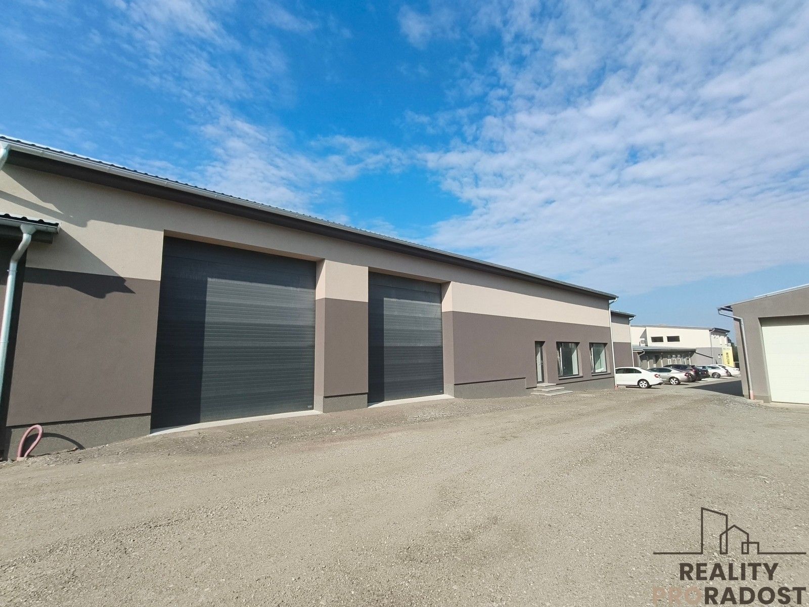 Pronájem komerčního prostoru 400 m² - foto 2