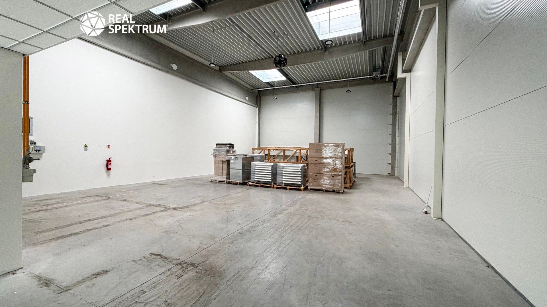 Pronájem komerčního prostoru 462 m² - foto 13