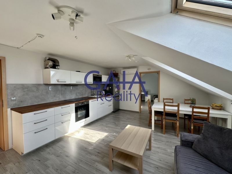 Prodej bytu 3+kk 81 m² - foto 1