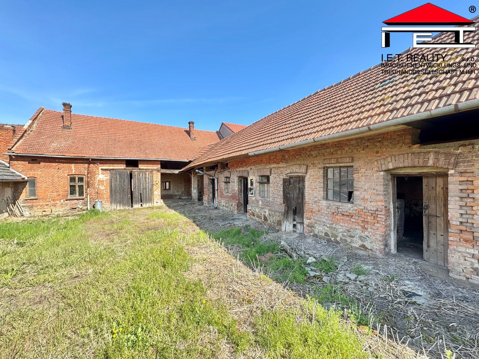 Prodej domu 300 m² - foto 2
