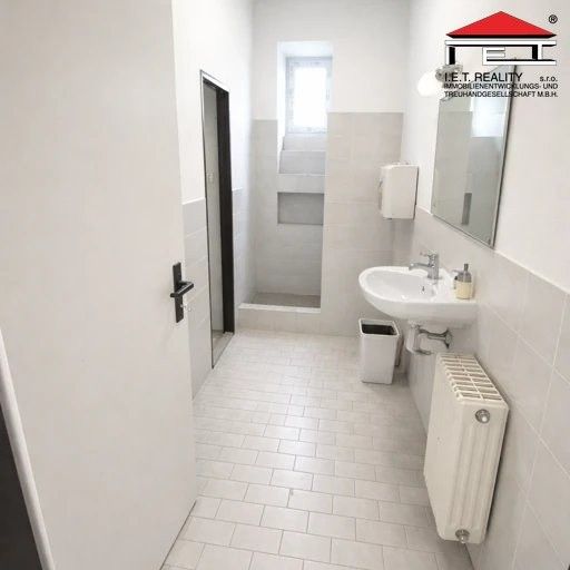 Pronájem komerčního prostoru 100 m² - foto 2