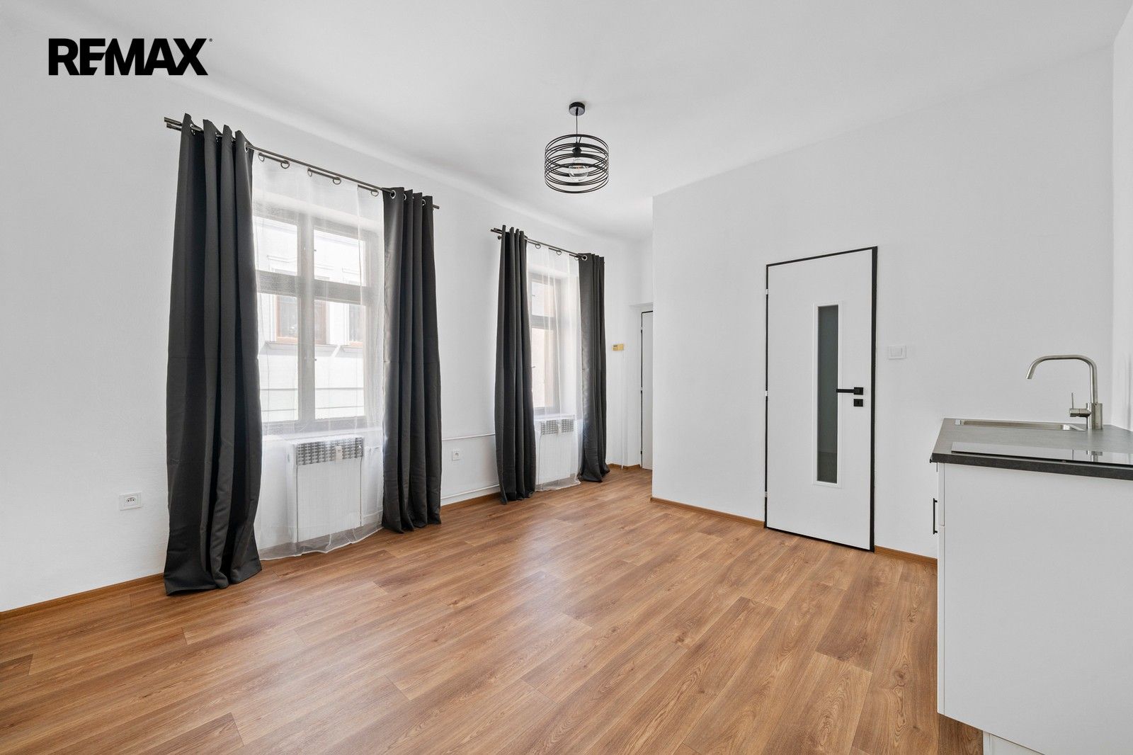 Pronájem bytu 1+kk 20 m² - foto 2
