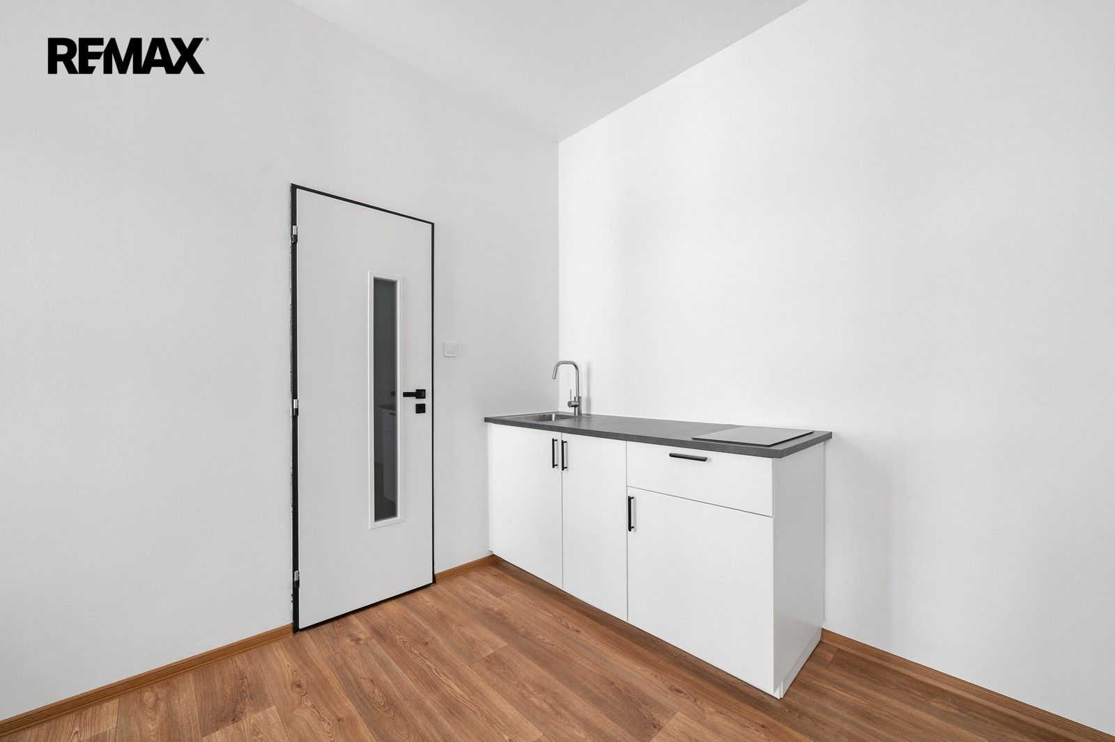 Pronájem bytu 1+kk 20 m² - foto 8