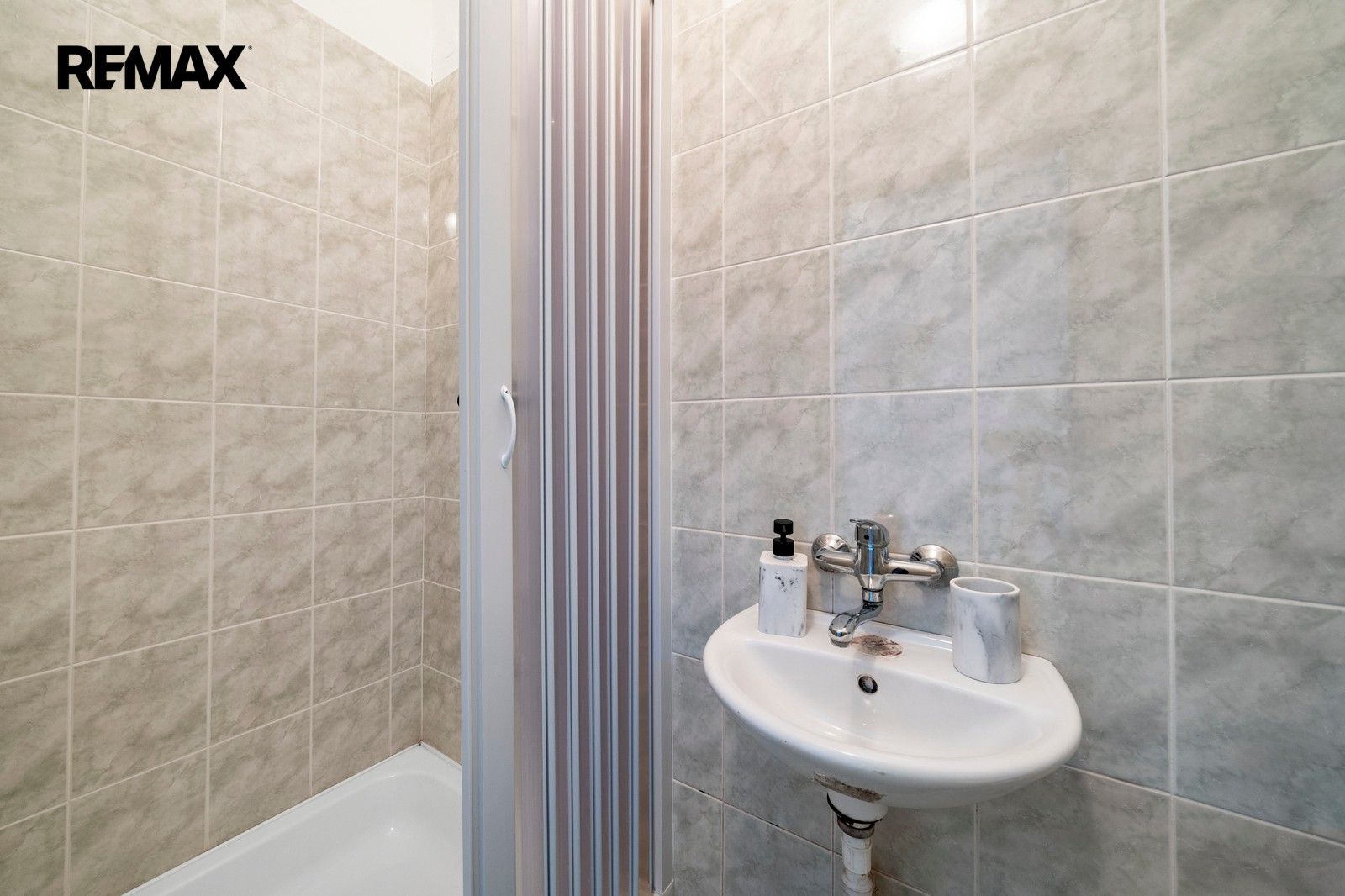 Pronájem bytu 1+kk 20 m² - foto 10