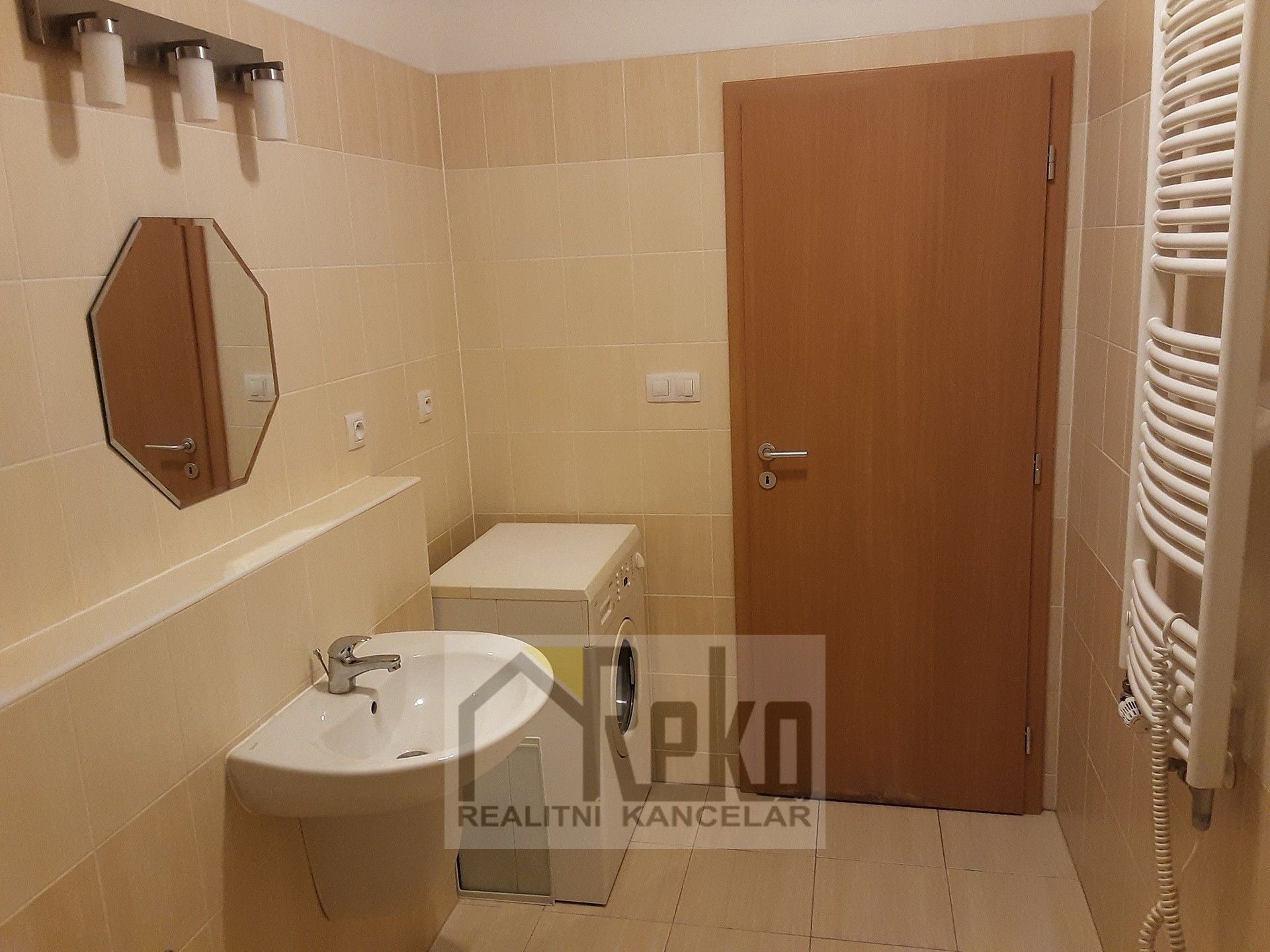 Pronájem bytu 2+kk 61 m² - foto 4