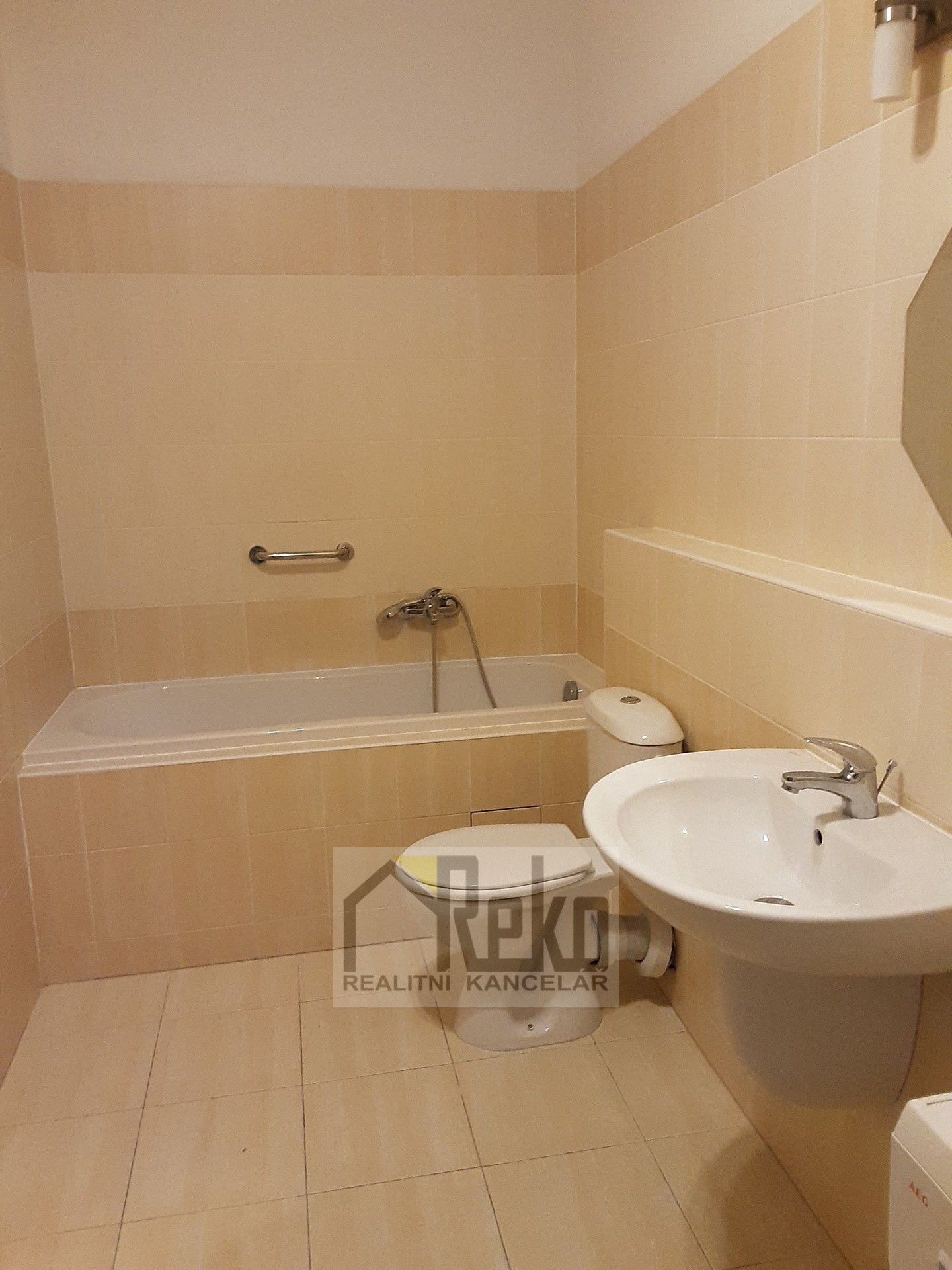 Pronájem bytu 2+kk 61 m² - foto 5