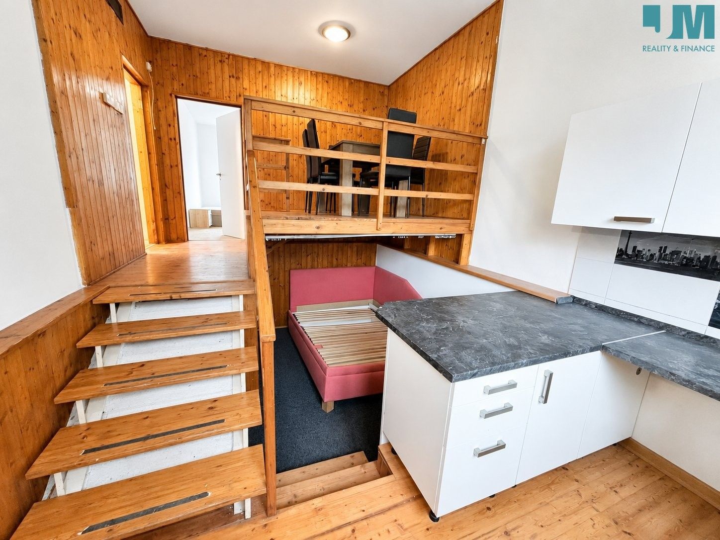 Pronájem bytu 3+kk 75 m² - foto 1