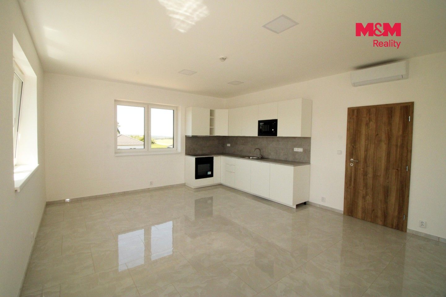 Pronájem bytu 3+kk 76 m² - foto 3