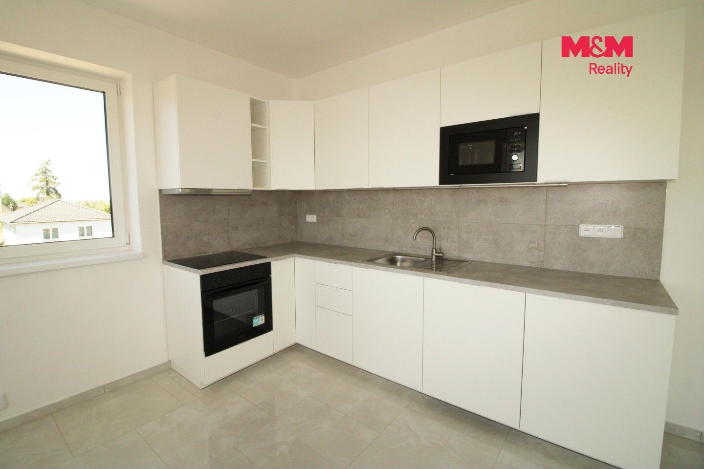 Pronájem bytu 3+kk 76 m² - foto 4