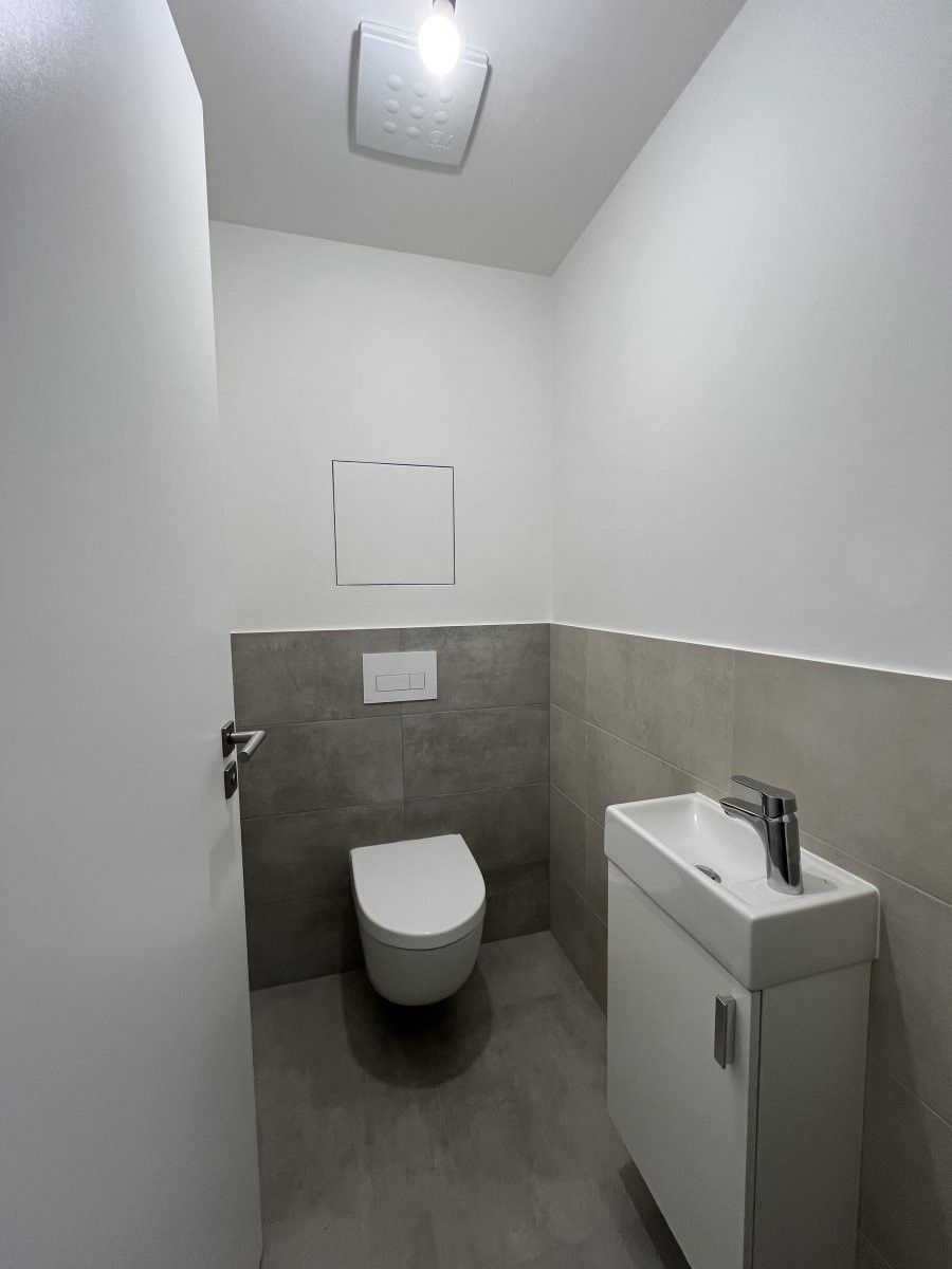 Pronájem bytu 3+kk 137 m² - foto 9