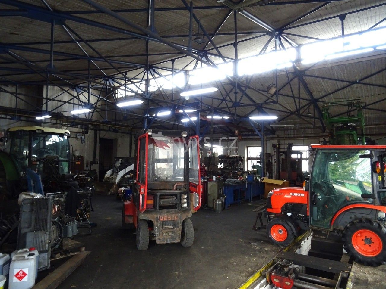 Prodej komerčního prostoru 1200 m² - foto 9