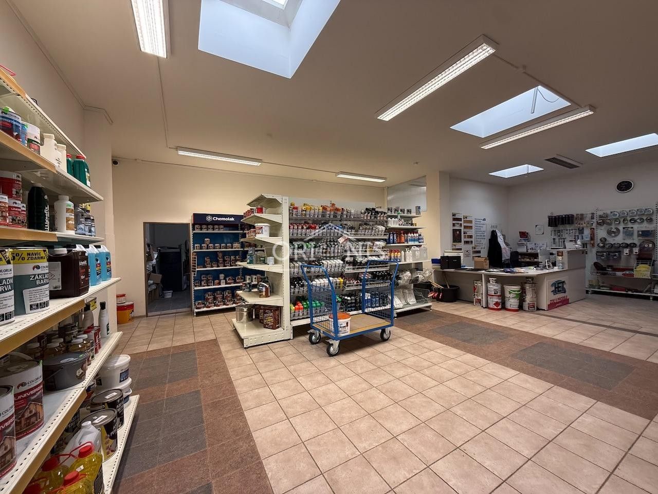 Pronájem komerčního prostoru 217 m² - foto 3
