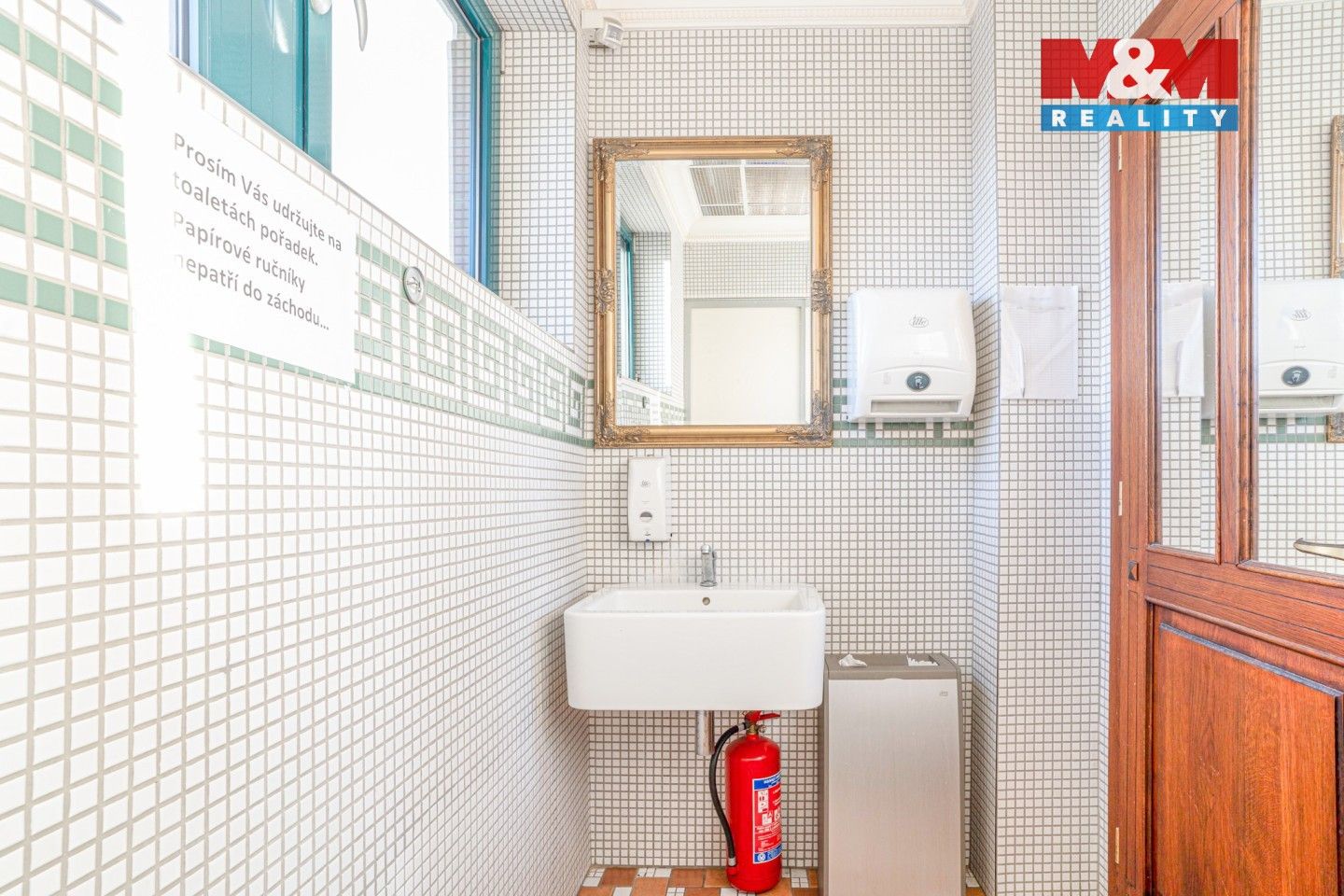 Pronájem komerčního prostoru 200 m² - foto 15