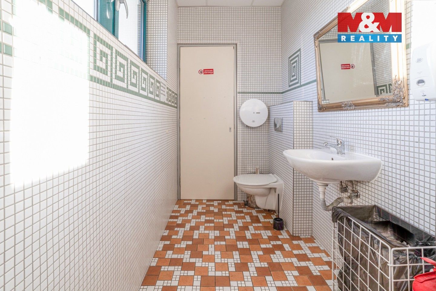 Pronájem komerčního prostoru 200 m² - foto 14