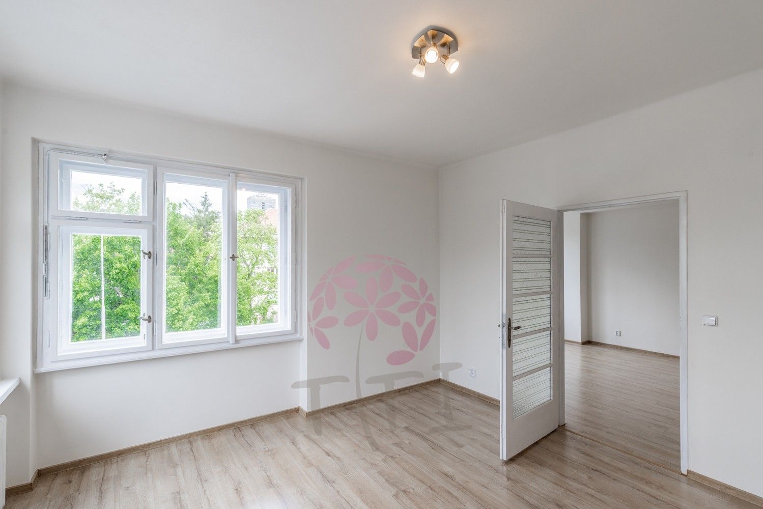Pronájem bytu 2+1 73 m² - foto 3