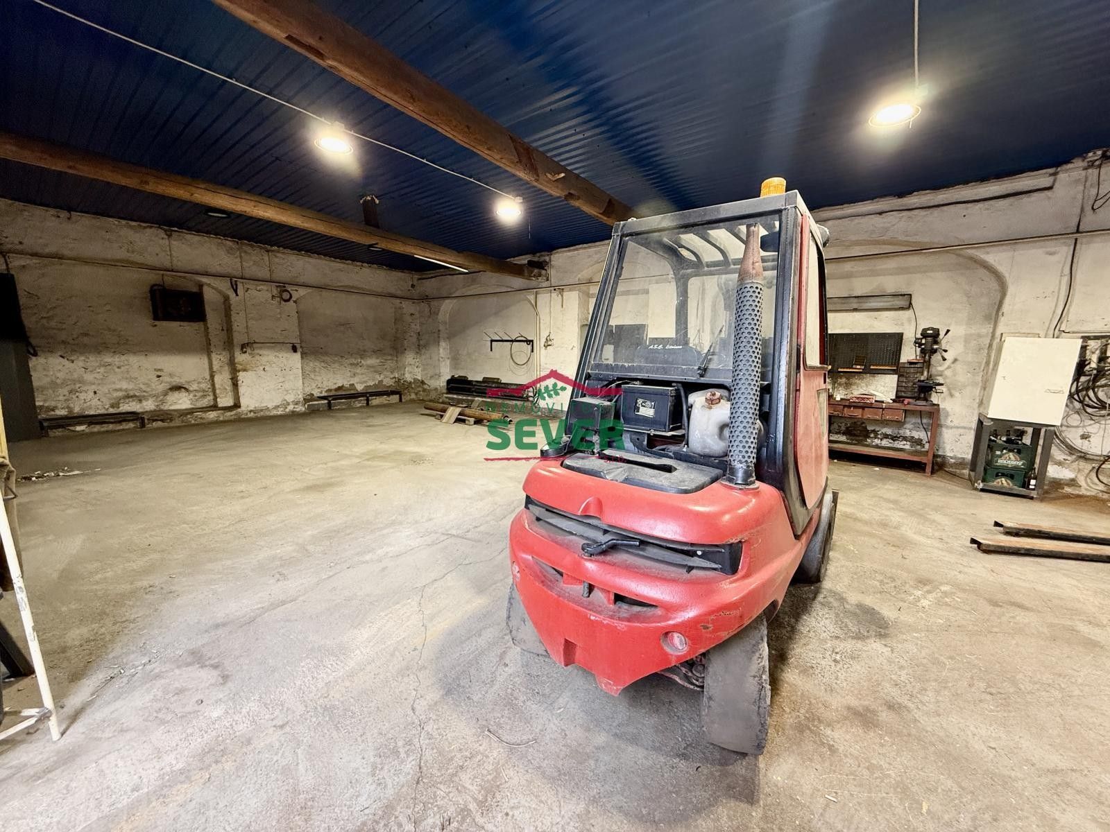 Pronájem komerčního prostoru 180 m² - foto 6