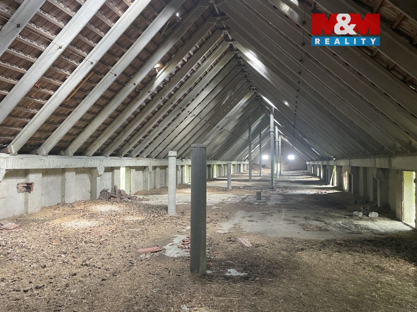 Pronájem komerčního prostoru 1600 m² - foto 5