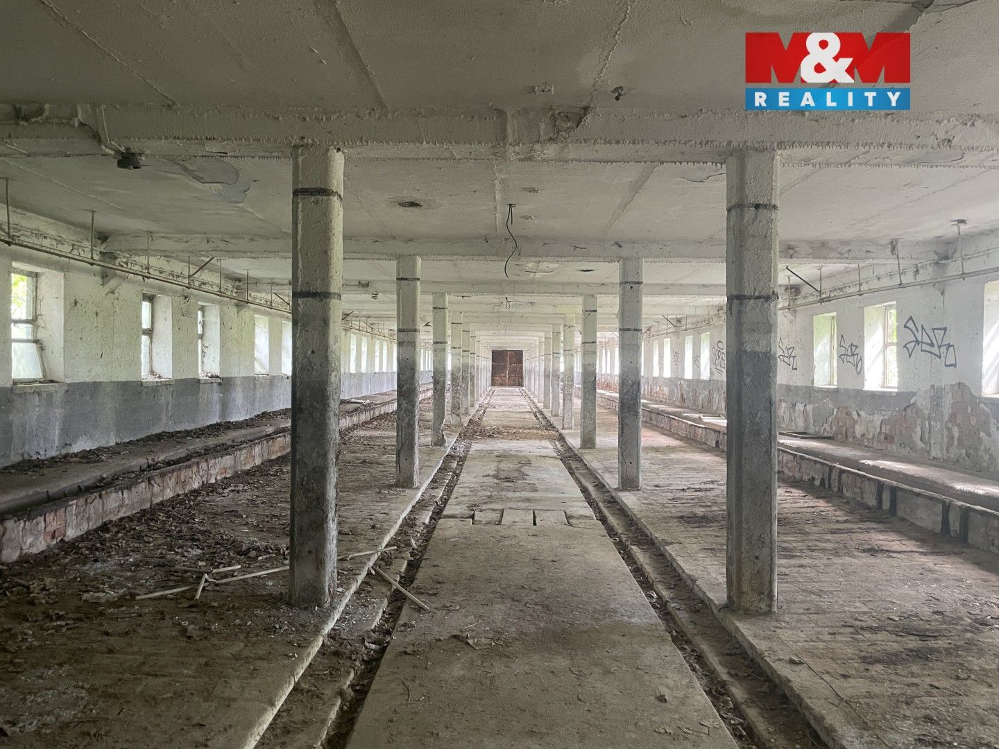 Pronájem komerčního prostoru 1600 m² - foto 10