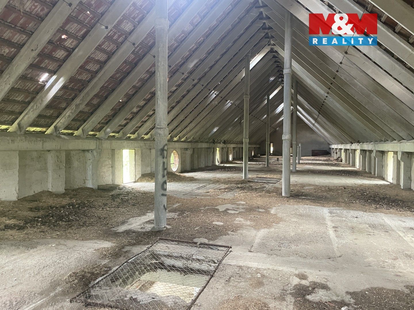 Pronájem komerčního prostoru 1600 m² - foto 12
