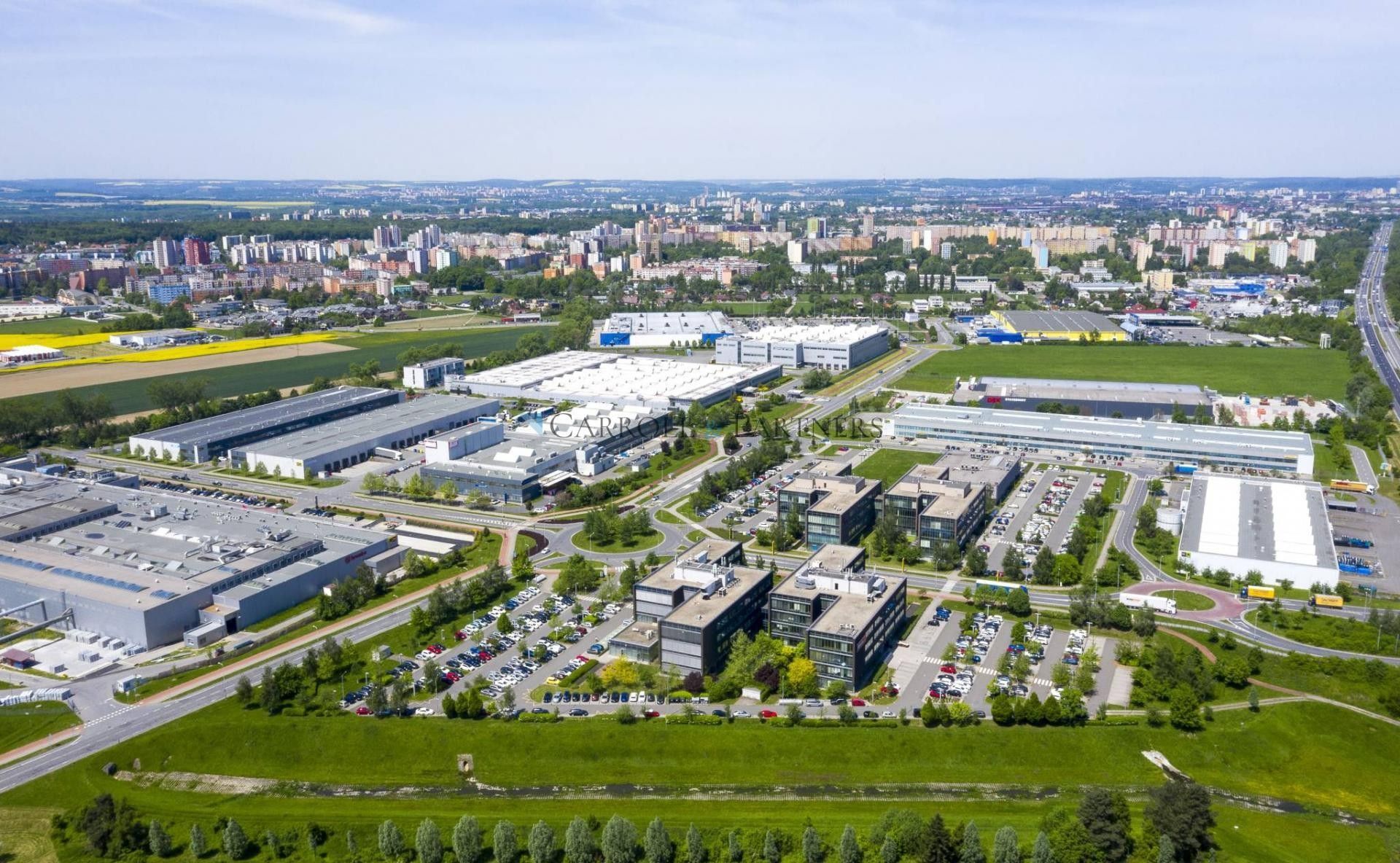 Pronájem komerčního prostoru 1500 m² - foto 1