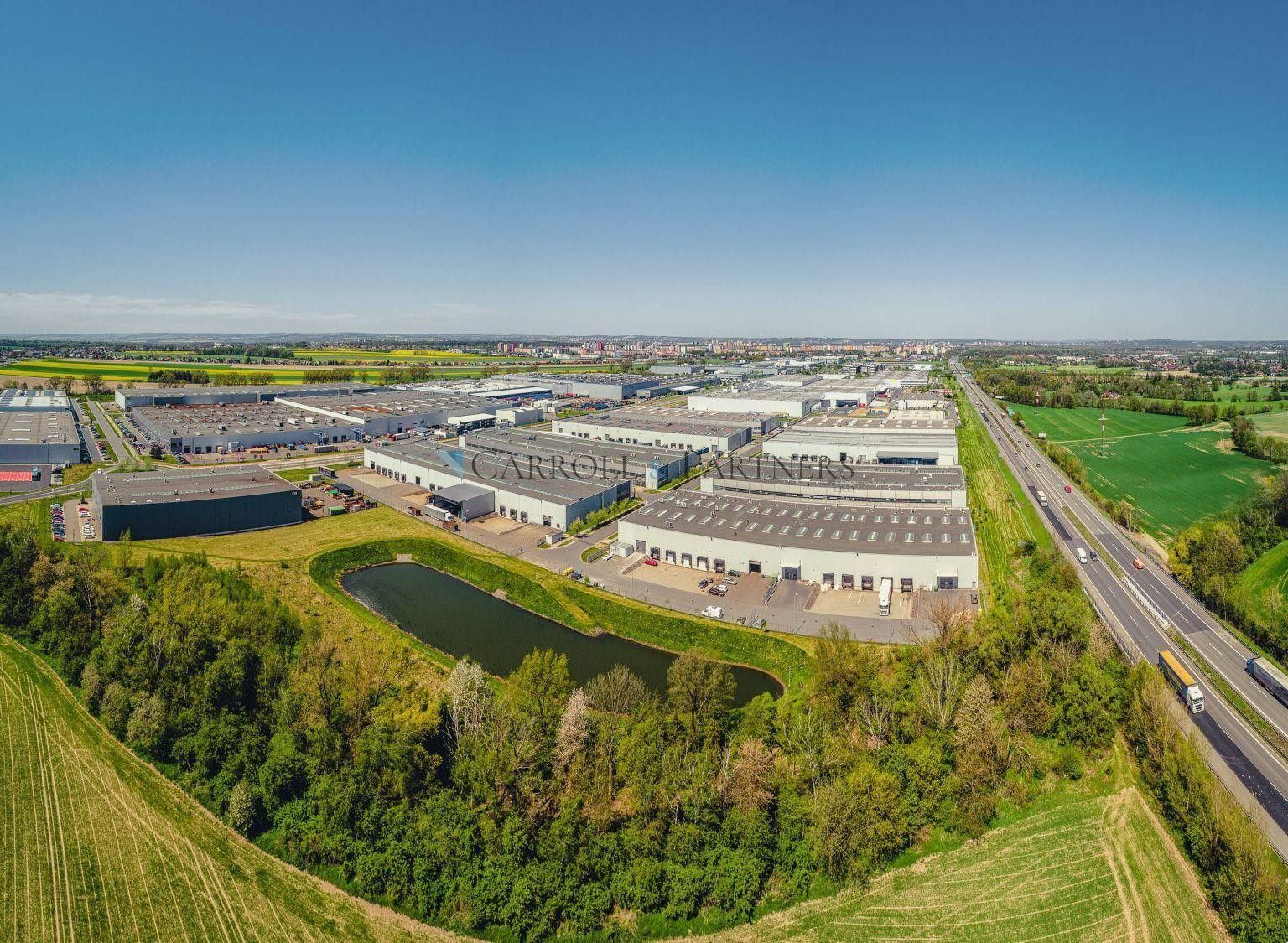 Pronájem komerčního prostoru 1500 m² - foto 2