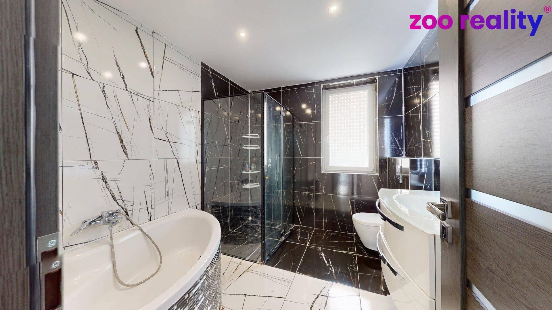 Prodej nemovitosti 245 m² - foto 14