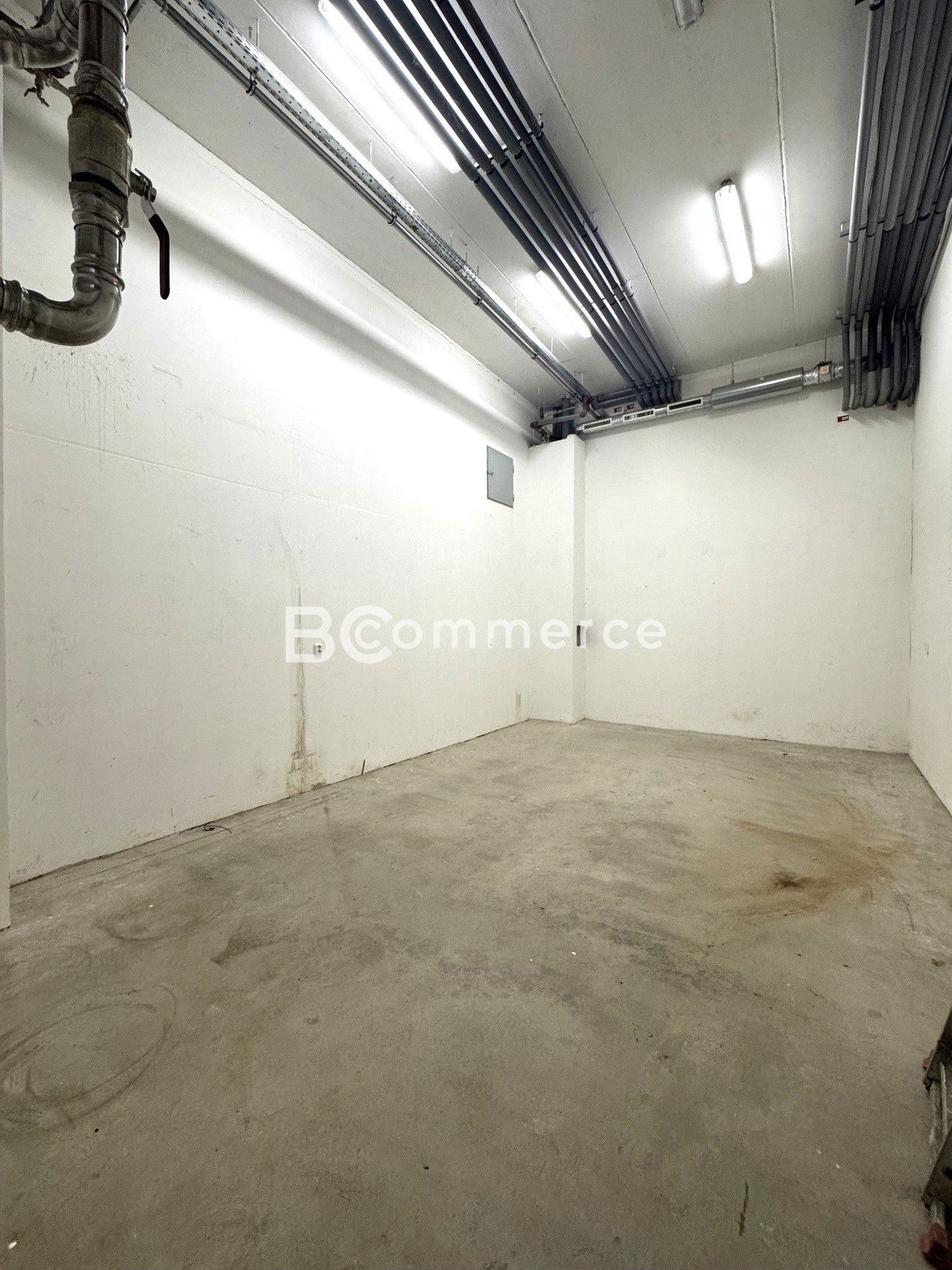 Pronájem komerčního prostoru 33 m² - foto 2
