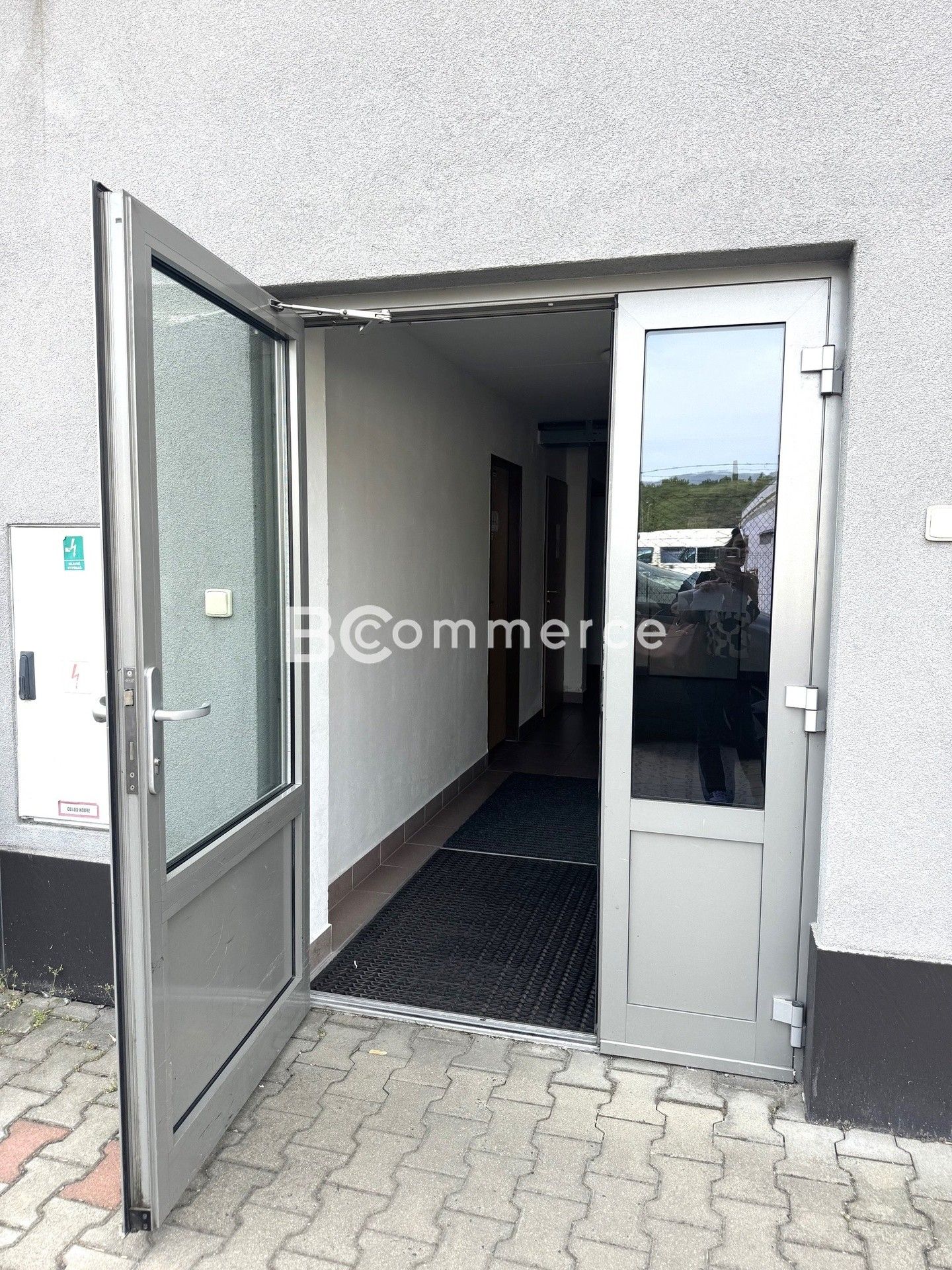 Pronájem komerčního prostoru 33 m² - foto 3