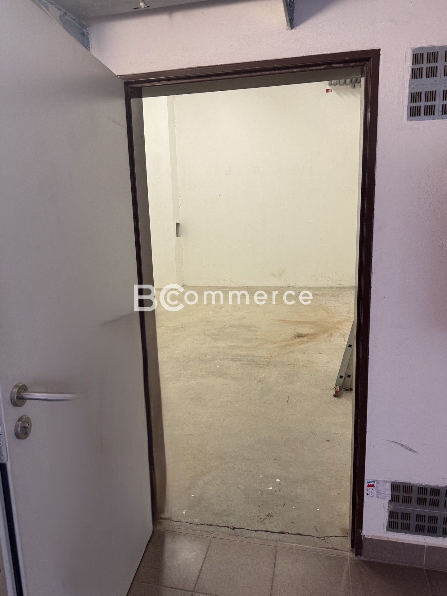 Pronájem komerčního prostoru 33 m² - foto 5