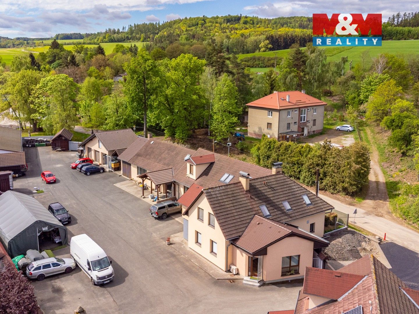 Pronájem komerčního prostoru 212 m² - foto 2