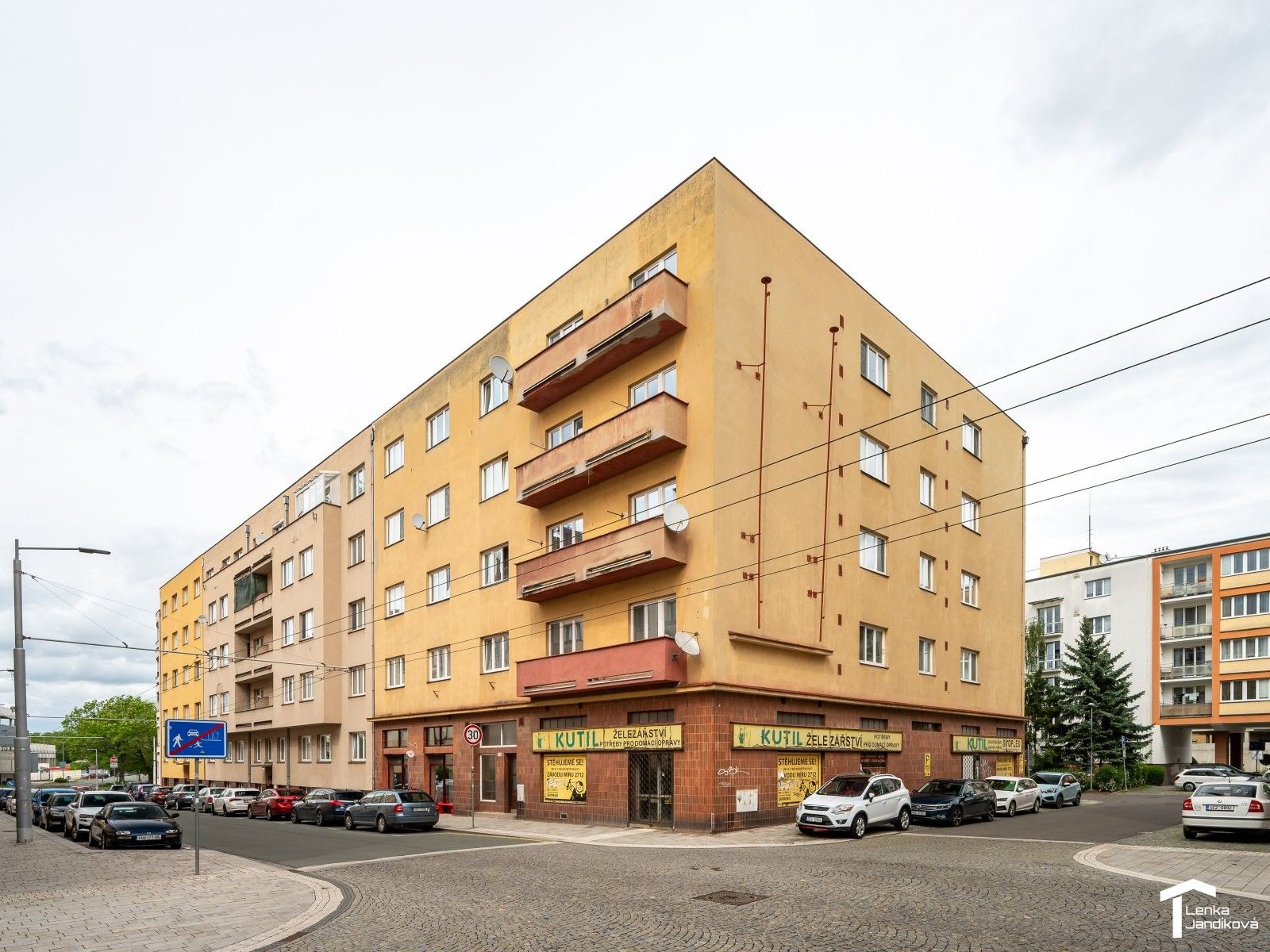 Pronájem bytu 1+kk 39 m² - foto 4